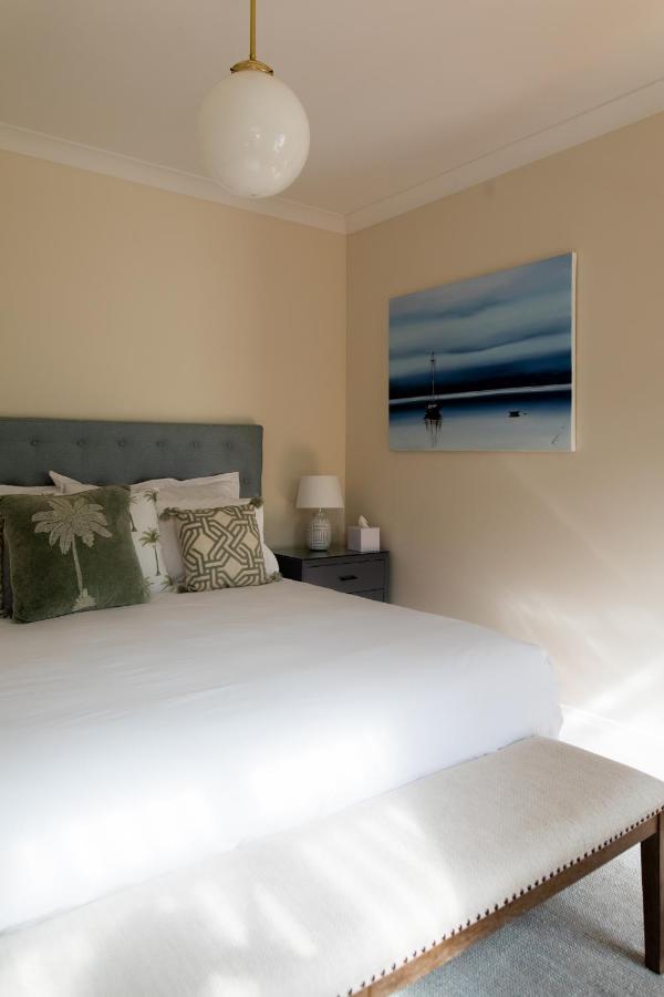 Woodland Bay Retreat-Hot Tub,Sauna And Bayview Hamptons Retreat Lymington 外观 照片