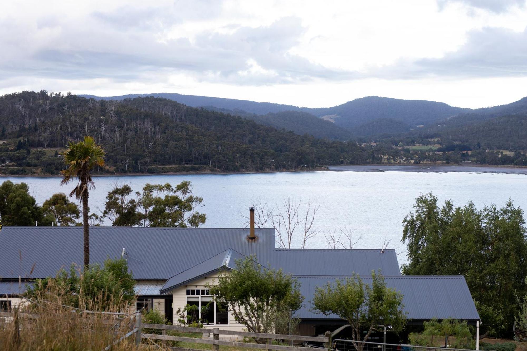Woodland Bay Retreat-Hot Tub,Sauna And Bayview Hamptons Retreat Lymington 外观 照片