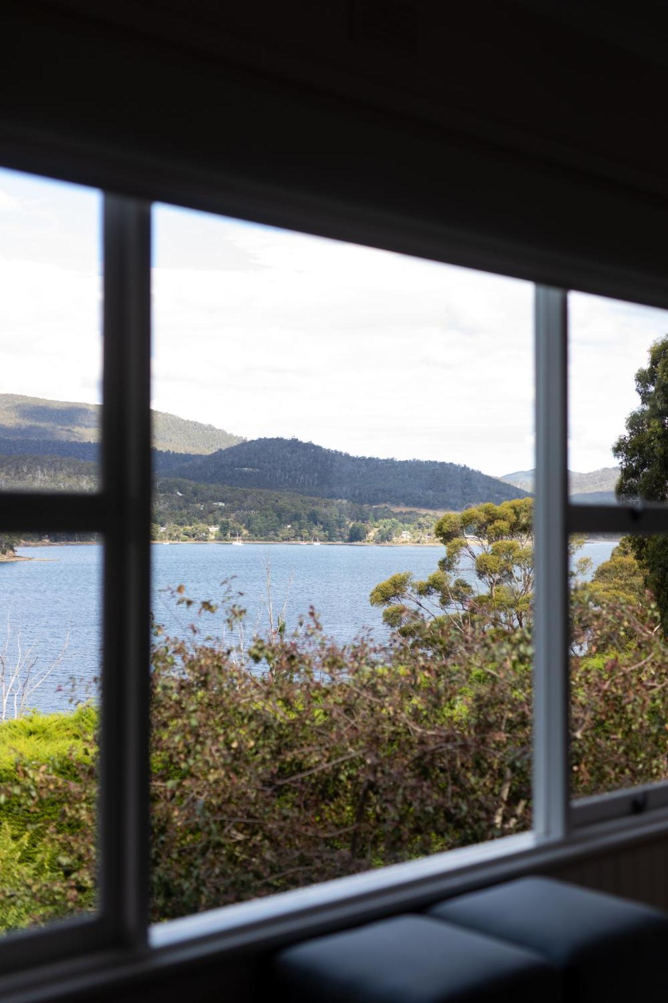 Woodland Bay Retreat-Hot Tub,Sauna And Bayview Hamptons Retreat Lymington 外观 照片